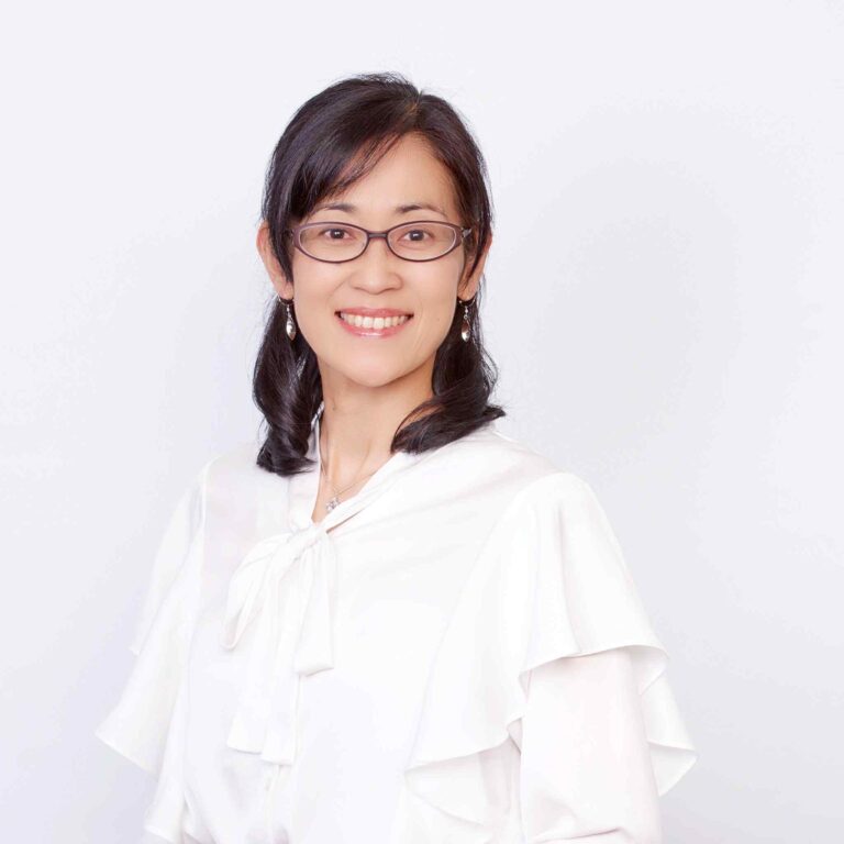 自分を抑えて生きる女性を解放する宿曜占術鑑定師